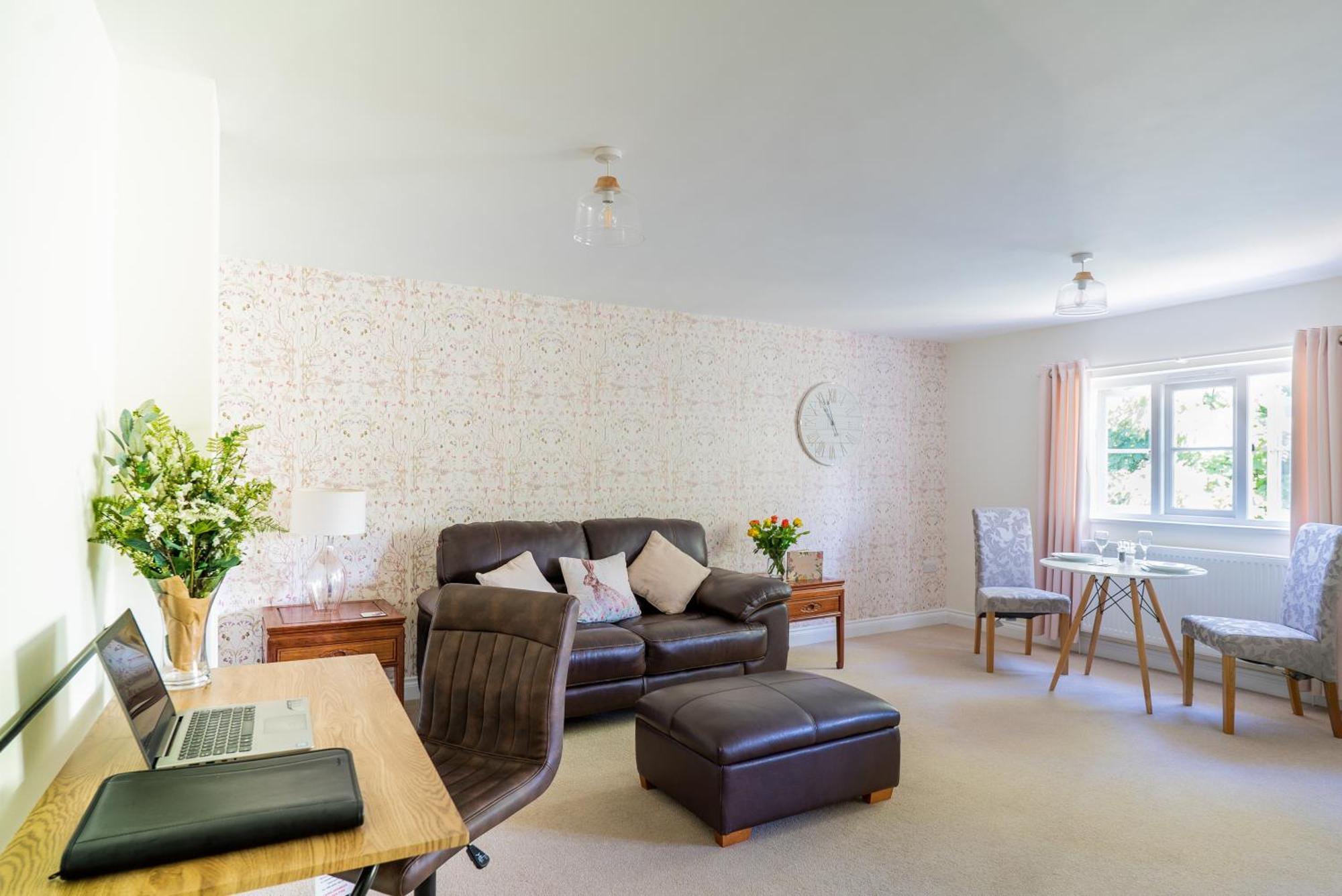 Holyland House - Greenacres Estates *